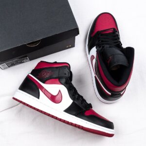 AJ Jordan 1 Mid Bred Toe White Black Red 554724-066